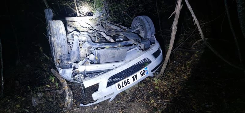 Cami imamı takla atan araçtan yaralı kurtuldu
