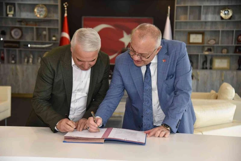 Büyükşehirde imzalar Saruhanlı için atıldı
