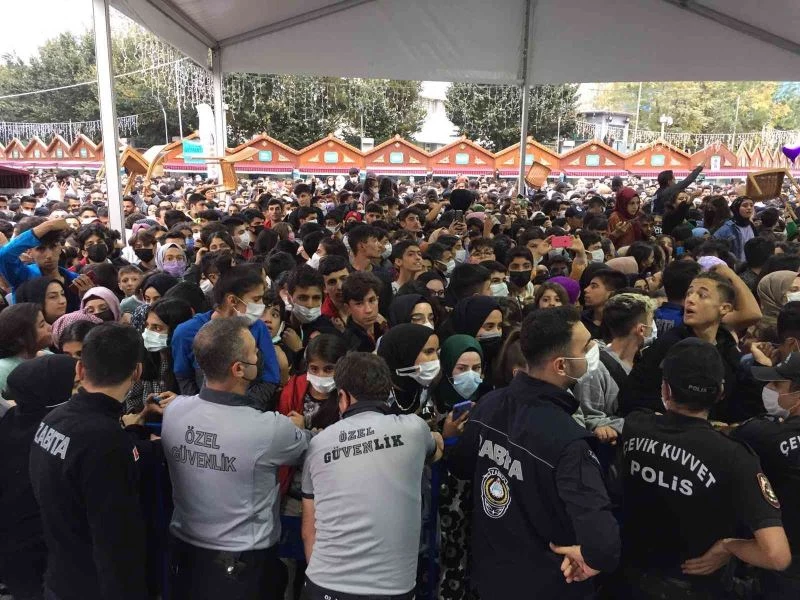 Batman’da MasterChef ekibini görmeye gelenler izdihama neden oldu
