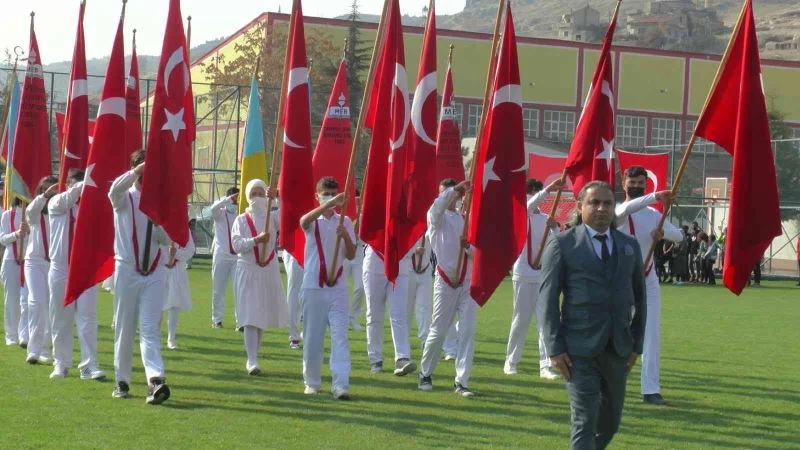 8 yaşındaki öğrencinin valiye ’abla’ diye seslenmesi gülümsetti
