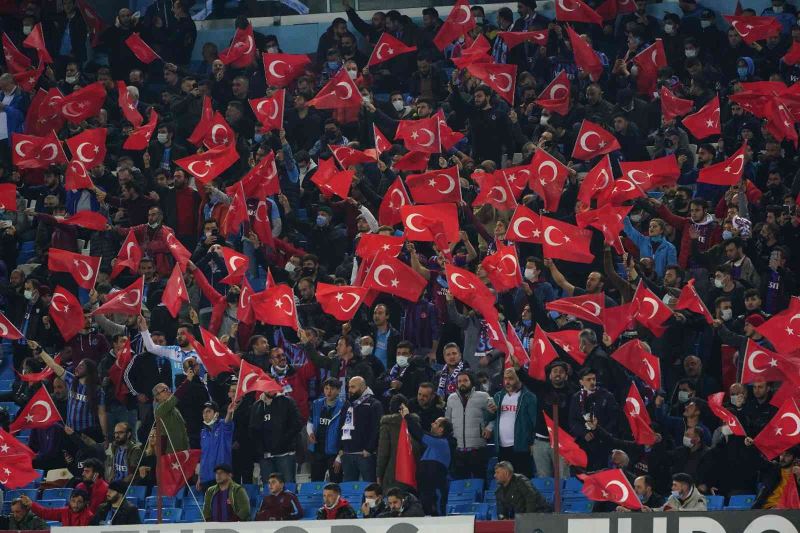 Süper Lig: Trabzonspor: 1- Çaykur Rizespor: 1 (İlk yarı)