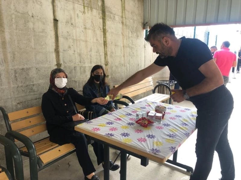 Gençlik spordan velilere jest
