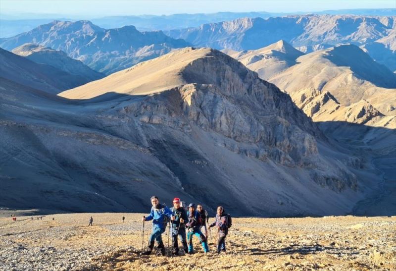 Merhum dağcı Muzaffer Erol Gez anısına Medetsiz Dağı