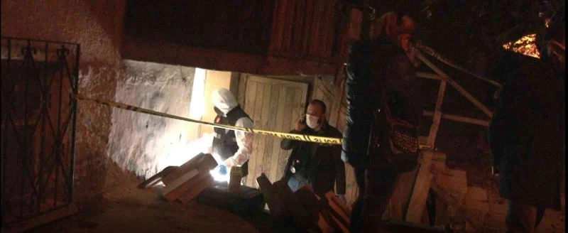 Ankara Kalesi’ne Türk bayrağı ve Atatürk siluetleri yansıtıldı
