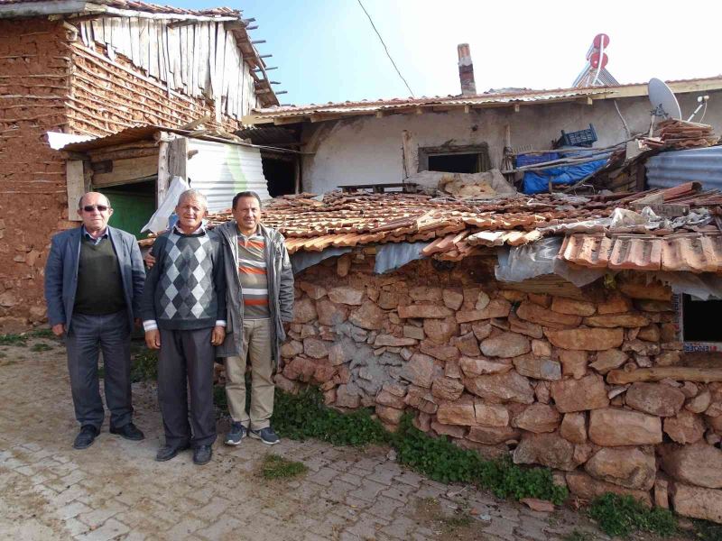  Asker arkadaşlarına vefa
