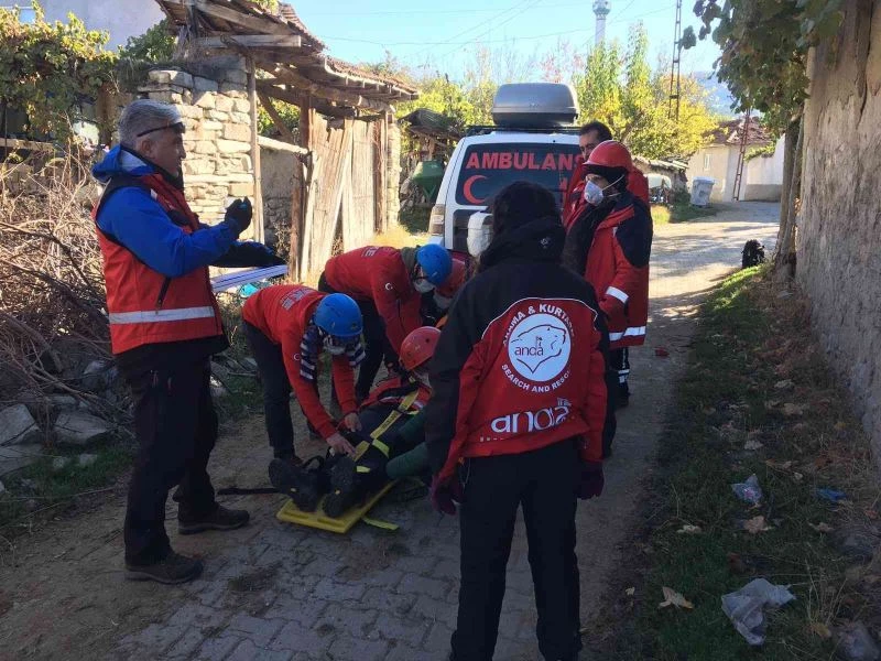 Harmankaya Kanyonu Tabiat Parkı’nda 3 gün süren ’Temel UMKE Eğitim Tatbikat Kampı’ sona erdi
