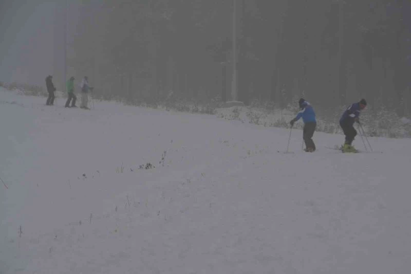 Sarıkamışlı kayakçılar sezonu erken açtı
