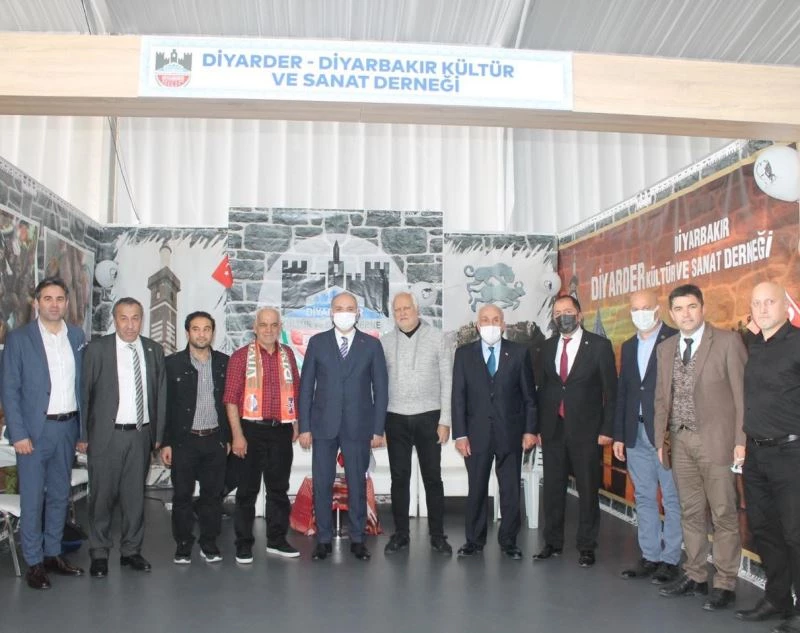 Başkan Özlü, Düzce standını ziyaret etti
