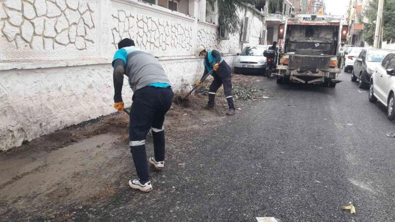 Viranşehir’de cadde ve sokalar çöplerden arındırılıyor

