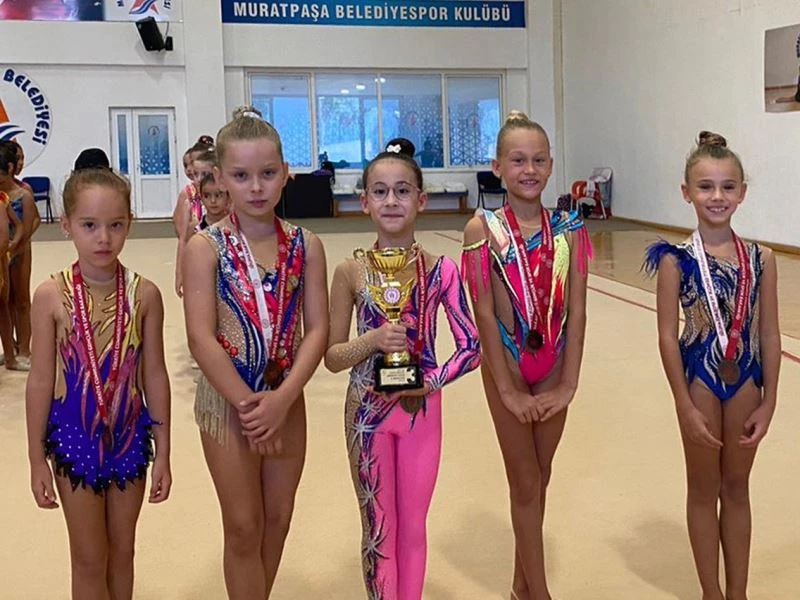Ritmik Cimnastikte Antalya İl Birinciliği yapıldı
