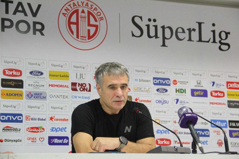 Antalyaspor’da Ersun Yanal ile resmi olarak yollar ayrıldı

