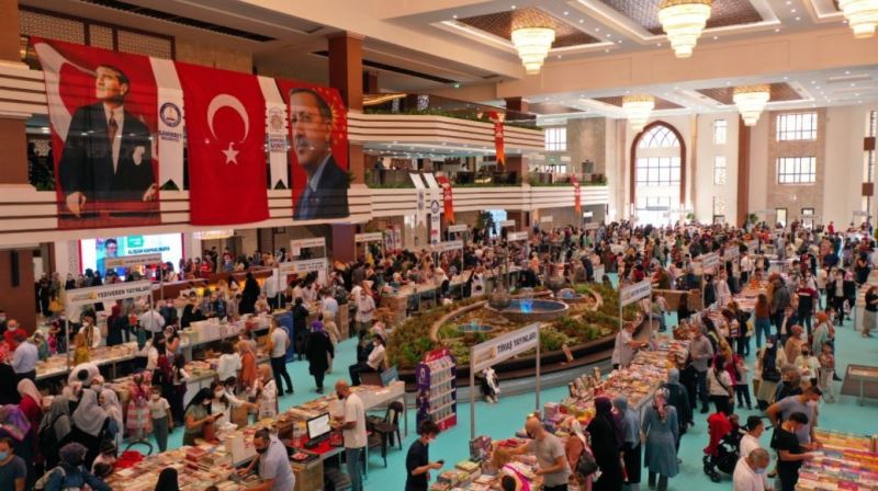 Usta kalemlerin okuyucuyla buluşmaları sürüyor
