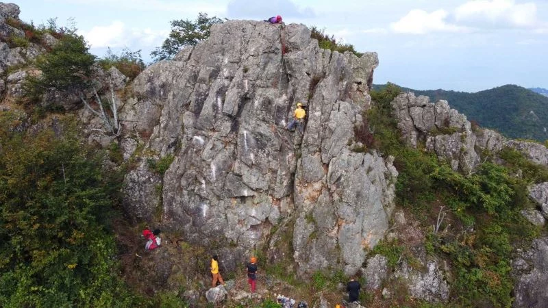 Milli dağcı Tunç Fındık, Ordu’da tırmandığı tepede 10 rota açtı
