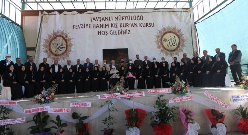 Tavşanlı’da 24 hafız için ’Taç giyme’ töreni düzenlendi

