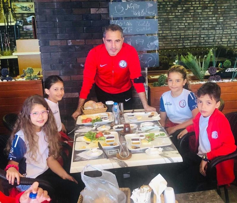 Erdek Atletik Gençlik ve Spor Kulübü kahvaltıda buluştu
