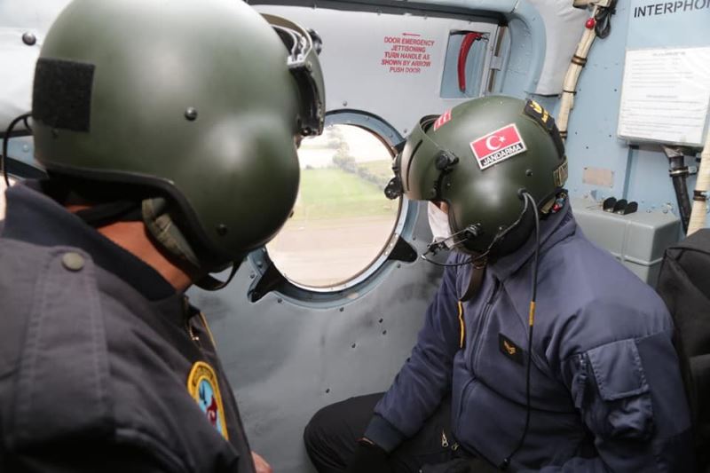 Yozgat’ta jandarma ekipleri helikopterle trafik denetimi yaptı

