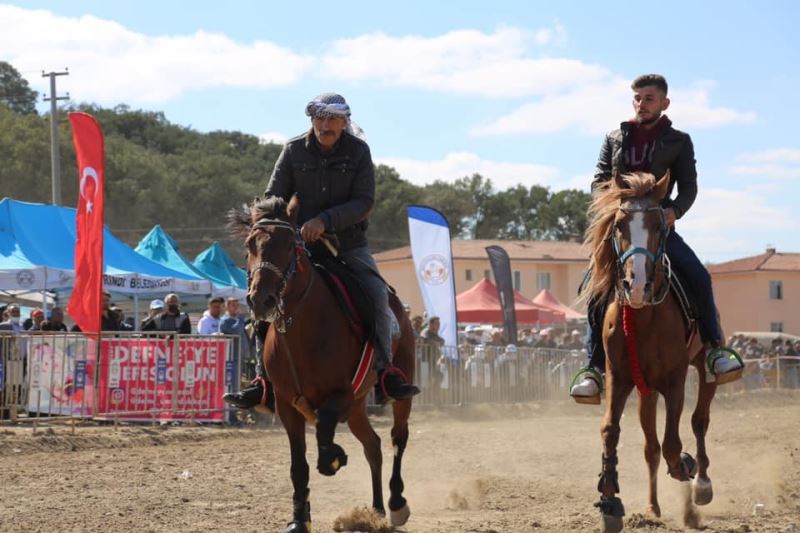 Rahvan at yarışları İvrindi’ye yakıştı
