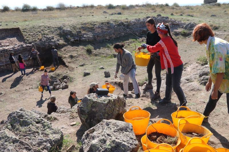 Karacahisar Kalesi’nin yüzde 10’luk kısmına ulaşıldı
