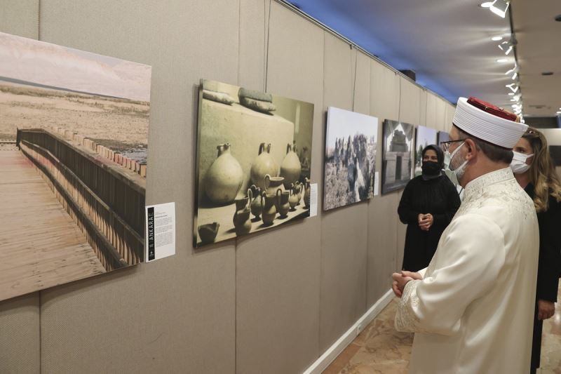 Diyanet İşleri Başkanı Erbaş “Bir Başka Ankara” fotoğraf sergisini açtı
