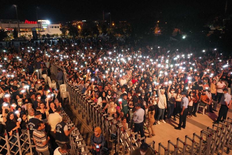 Şanlıurfa’da Gripin konserine yoğun ilgi
