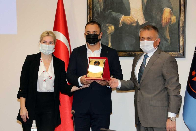 Hayırseverden AÜ Hastanesine babası adına 1 milyon TL bağış
