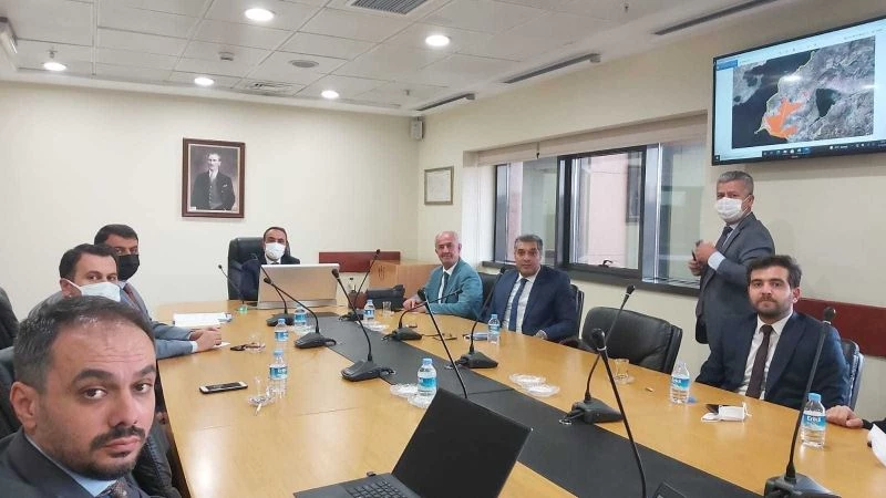 Başkan Akman’dan Van Gölü sahilini turizme kazandırma çalışması
