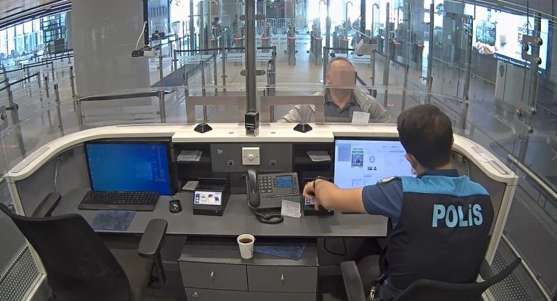 FETÖ’nün Orta Asya yapılanmasında yer aldığı iddiasıyla aranan şüpheli havalimanında yakalandı
