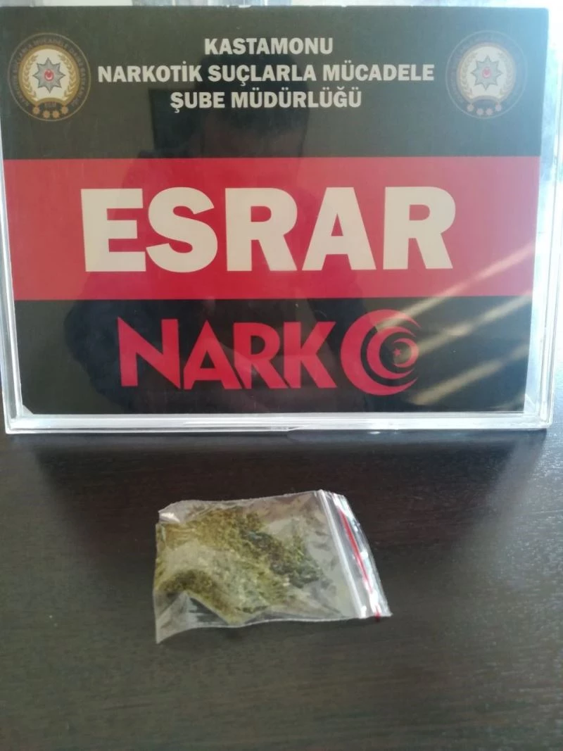 Zehir tacirlerine operasyonlar devam ediyor
