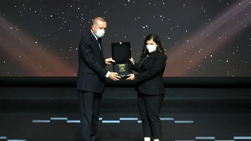 “Yılın Doktora Tezi” Ödülü alan araştırmacılara Rektör Kızılay’dan tebrik
