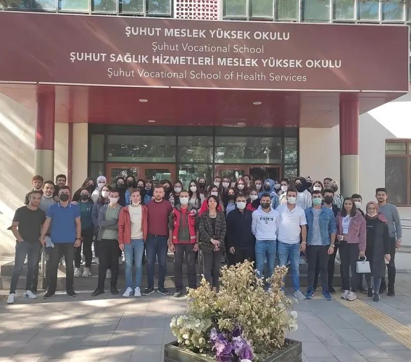 Üniversite öğrencilerine afetlerde sağlık hizmetleri eğitimi verildi
