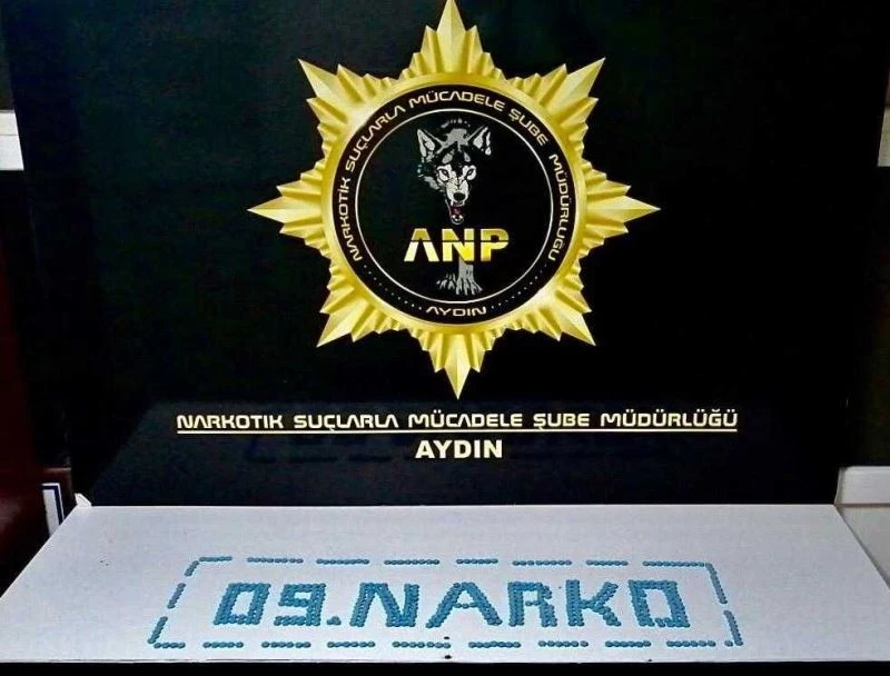 Otomobil içerisindeki uyuşturucu hassas burun Gece’ye takıldı
