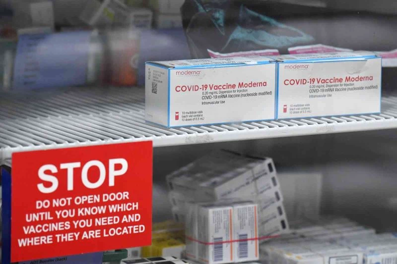 İsveç ve Danimarka, Moderna aşısının kullanımını askıya aldı
