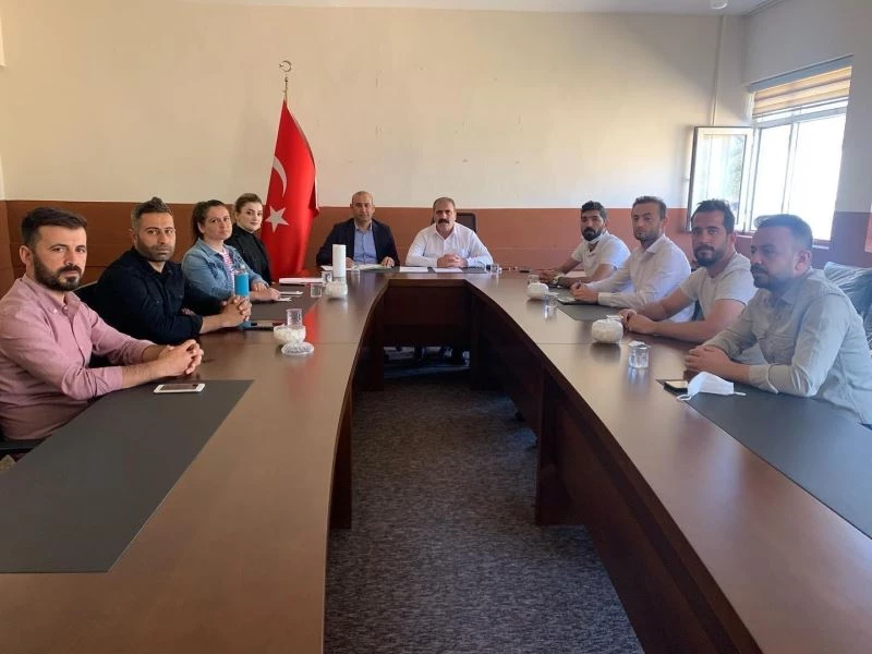 Şenoba Belediye Başkanı Alihan Babat’tan 8 okula personel tahsisi
