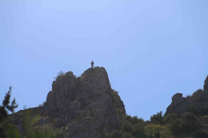 Eşiyle tartıştı, intihar etmek için Kozan Kalesine çıktı
