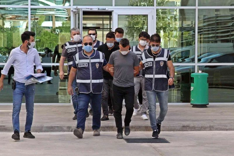 Kendilerini polis olarak tanıtıp Ürdün uyruklu vatandaşa dehşet yaşattılar
