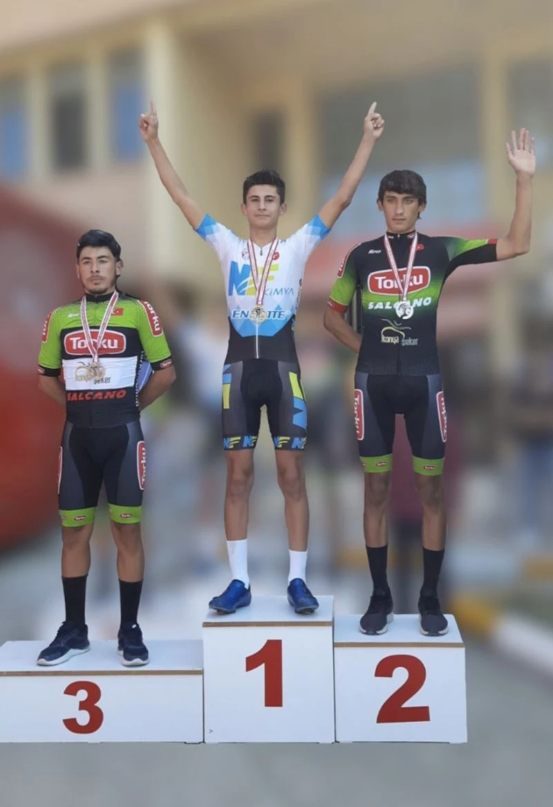 36 rakibini geçerek şampiyon oldu
