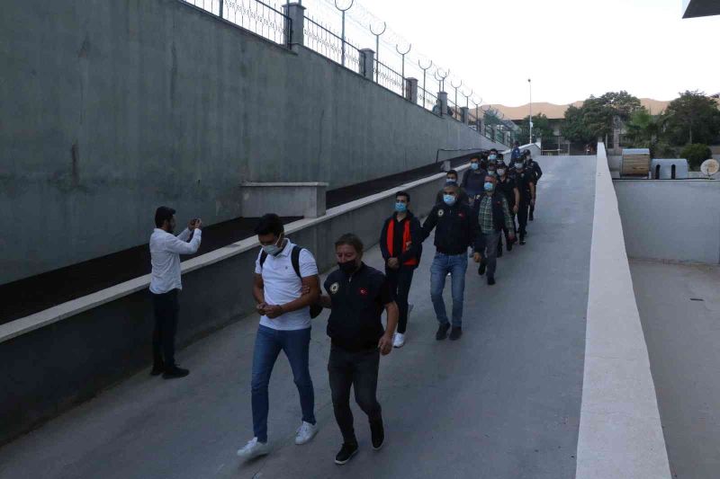 FETÖ’nün mahrem sorumluları adliyeye sevk edildi
