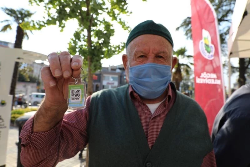 İnegöl Belediyesi’nden 65 yaş üzerine HES kodlu anahtarlık
