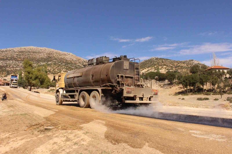 Büyükşehir Belediyesinden, Elmalı Bayındır’a asfalt
