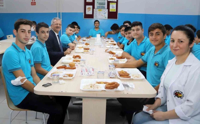 Öğrenciler davet etti, MTOSB Başkanı Tekli geri çevirmedi
