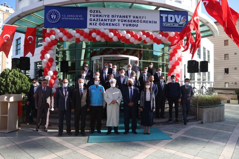 Diyanet İşleri Başkanı Erbaş, TDV Gaziantep Yükseköğrenim Kız Öğrenci Yurdu’nun açılışını yaptı
