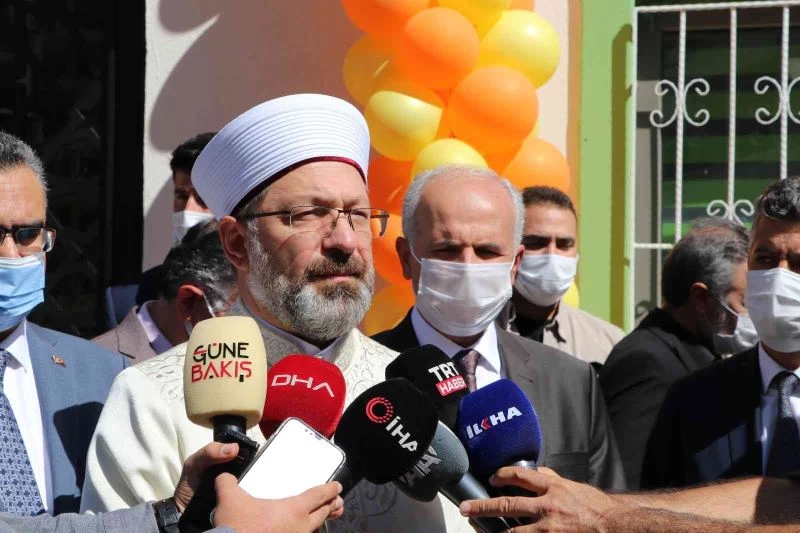 Diyanet İşleri Başkanı Erbaş’tan İsrail’in Mescid-i Aksa’da ’sessiz ibadet’ kararına sert tepki
