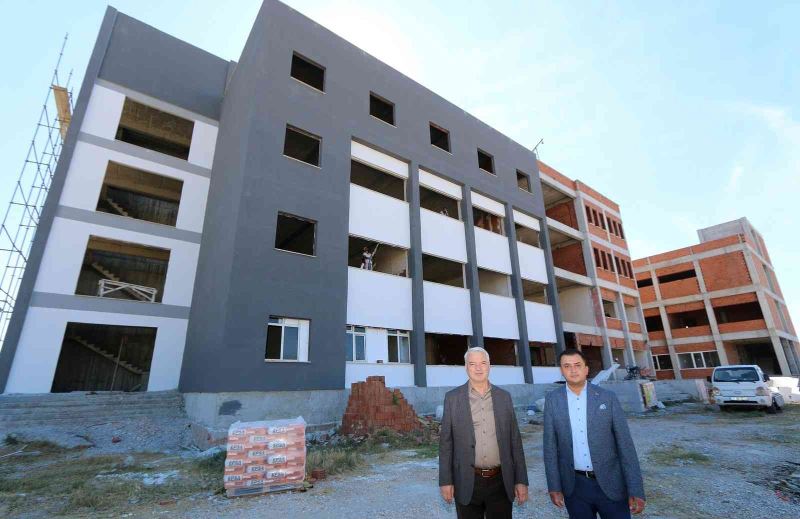 Saruhanlı’da yüksekokul binasının yapımı hızla ilerliyor
