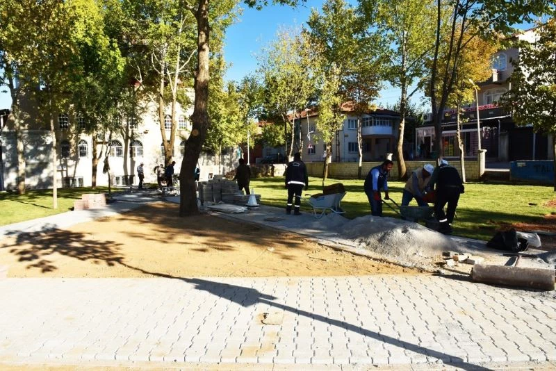 Battalgazi’deki parklarda revize çalışmaları sürüyor

