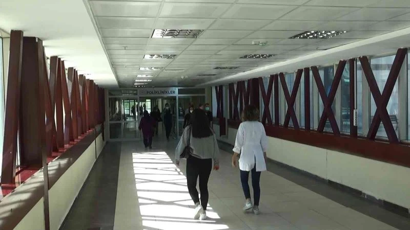 Uzmanlardan yeni ve erken doğan bebeklerde göz muayenesi uyarısı
