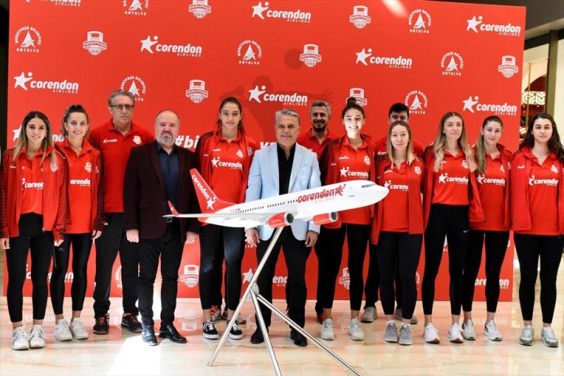 Muratpaşa Belediyespor Kadın Voleybol Takımı, sezonun ilk maçının hazırlıklarını tamamladı