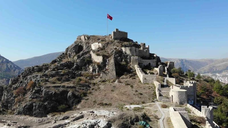 ‘Amasya Kalesi’nden tarih fışkırıyor
