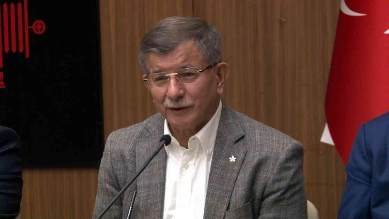 Ahmet Davutoğlu: “Şu anda hiçbir ittifakın parçası değiliz”