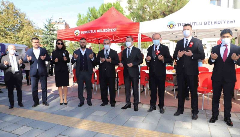 Turgutlu Belediyesi Atatürk ve silah arkadaşları için mevlid-i şerif okuttu
