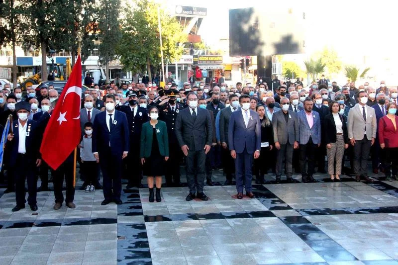 Manisa ilçelerinde hayat 2 dakikalığına durdu
